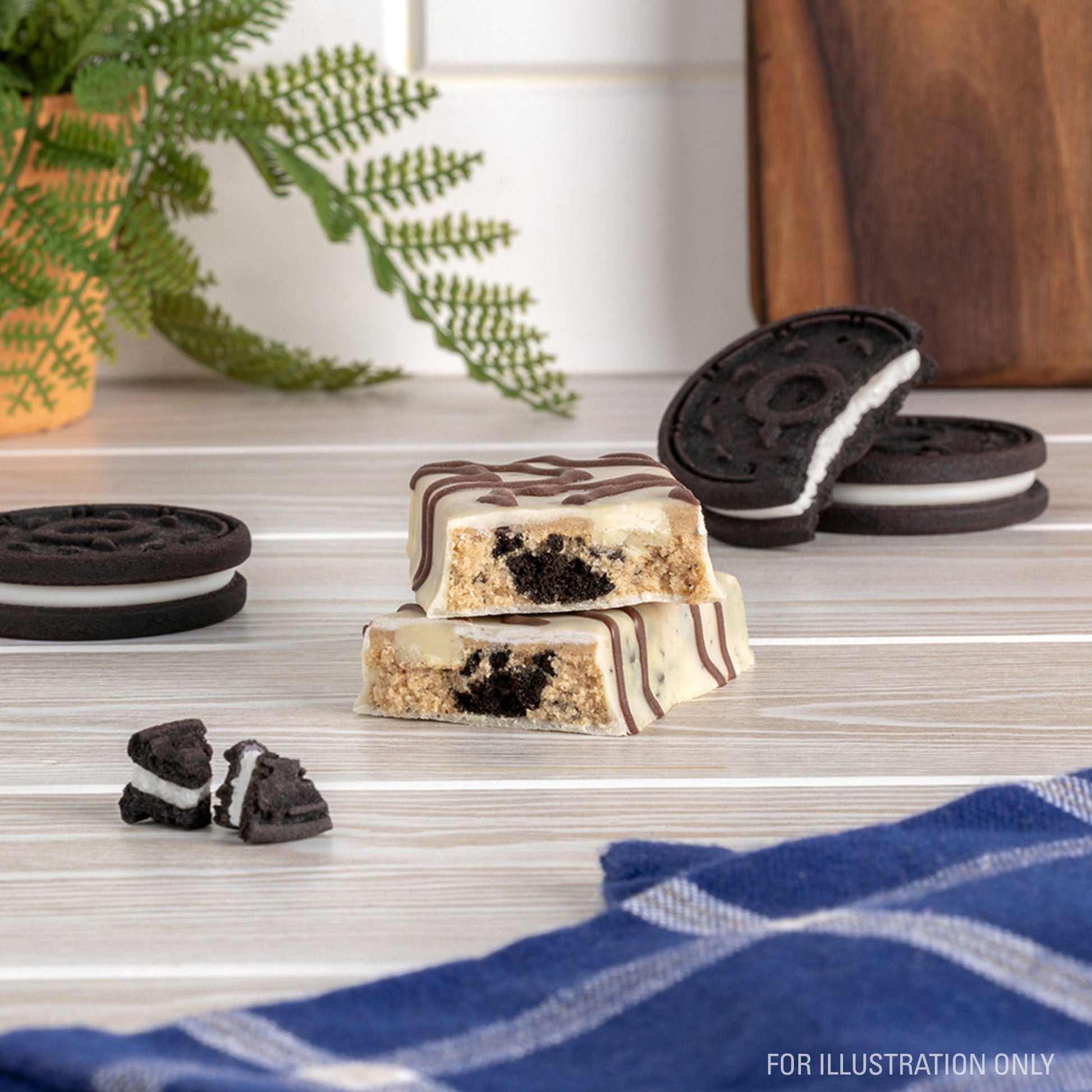 dipped-cookies-and-cream-protein-bars-a6 15807_QN_USA_ProteinBar_CAC_InterimAssetUpdate_Digital-Dipped-ProductCarouselSet_Tabletop1.jpg